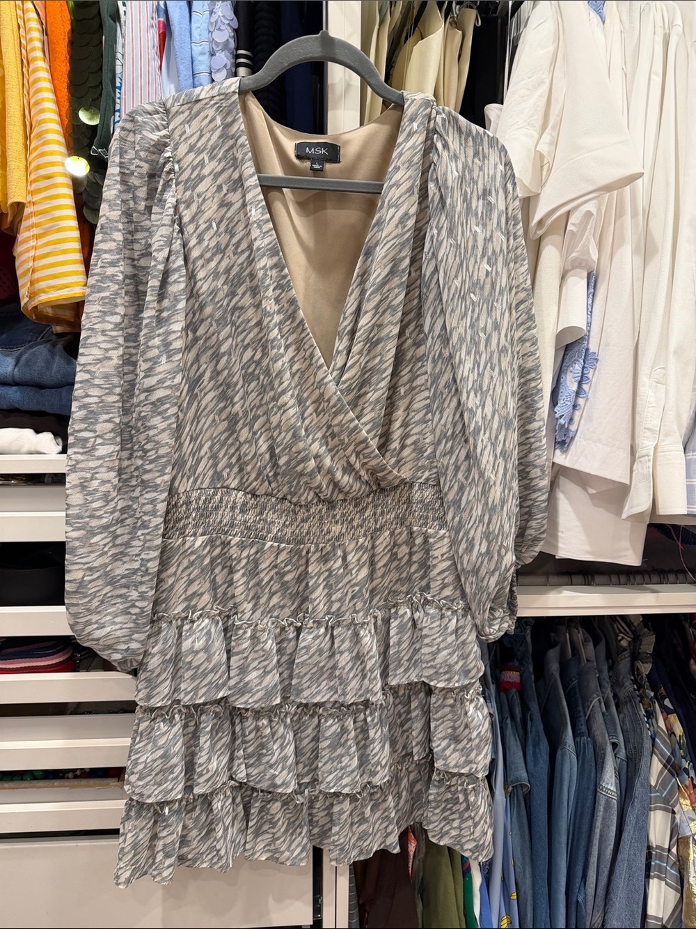 MSK Gray and White Printed Tiered V-Neck Mini Dress